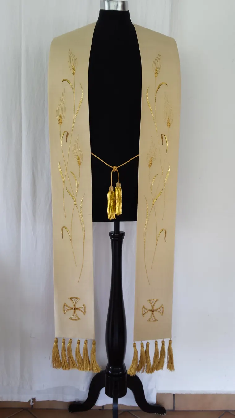 Stola avorio con spighe e croci ricamate in oro